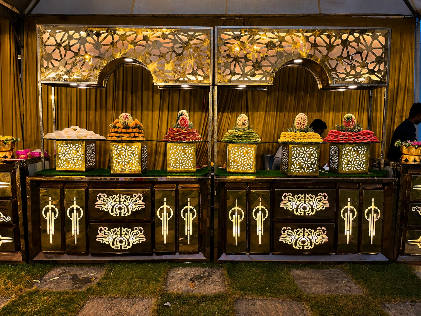 Artisan Fruit Carving Counter